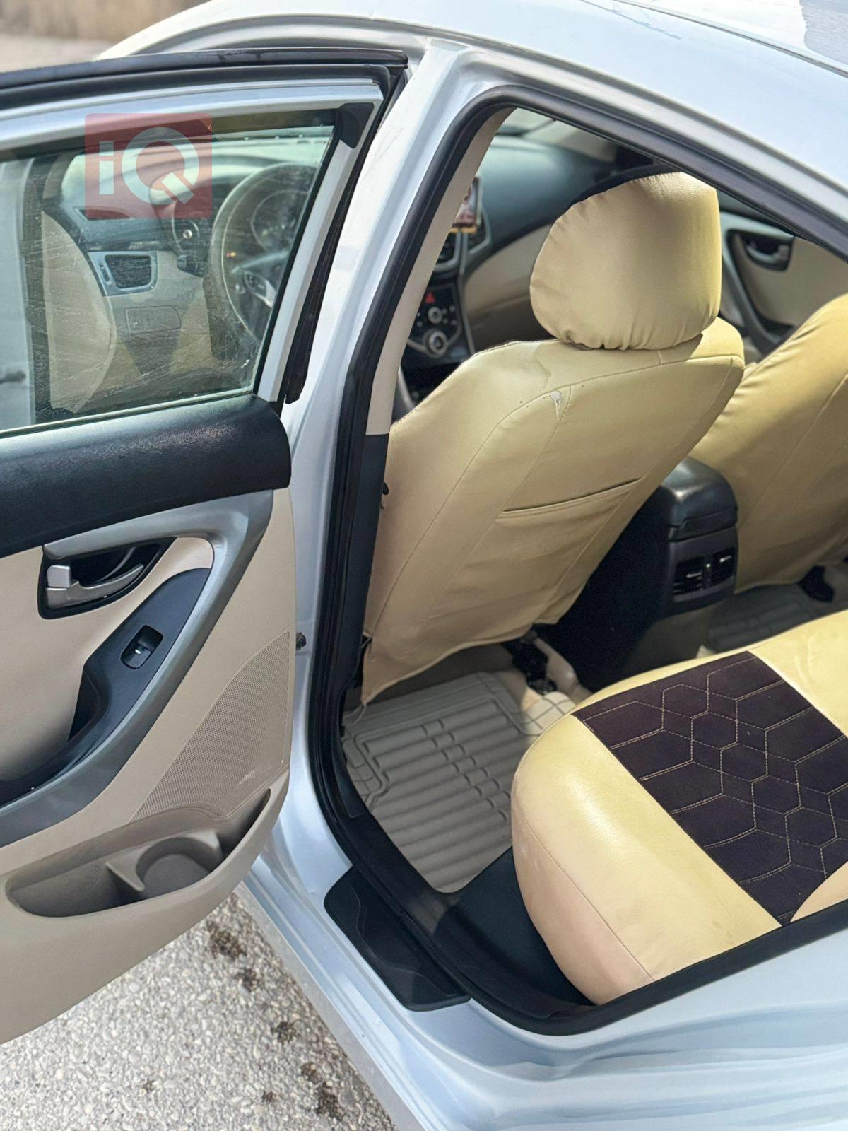 هیۆندای ئەلەنترا